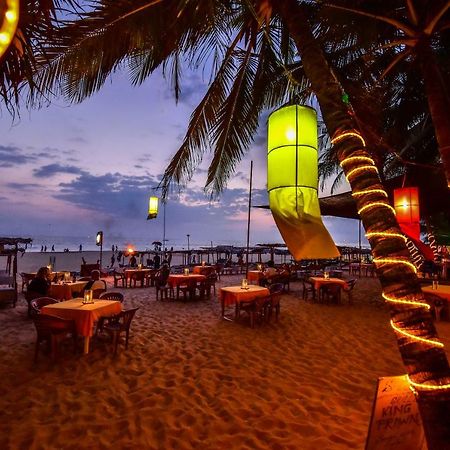 International Beach Hotel & Restaurant Хиккадува Экстерьер фото