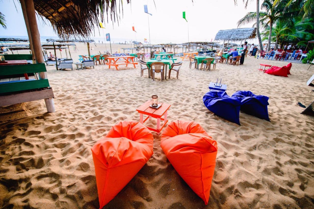 International Beach Hotel & Restaurant Хиккадува Экстерьер фото