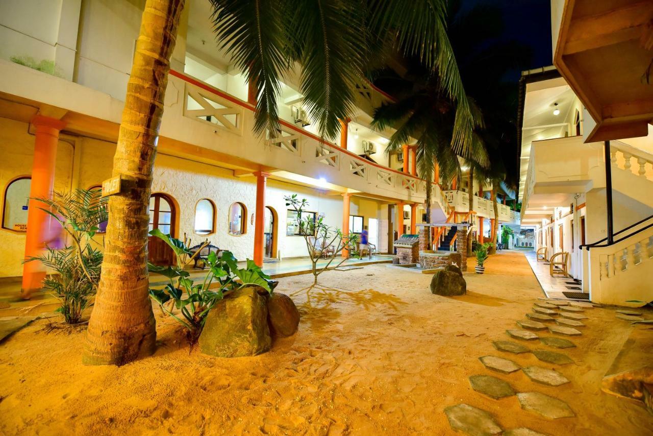 International Beach Hotel & Restaurant Хиккадува Экстерьер фото