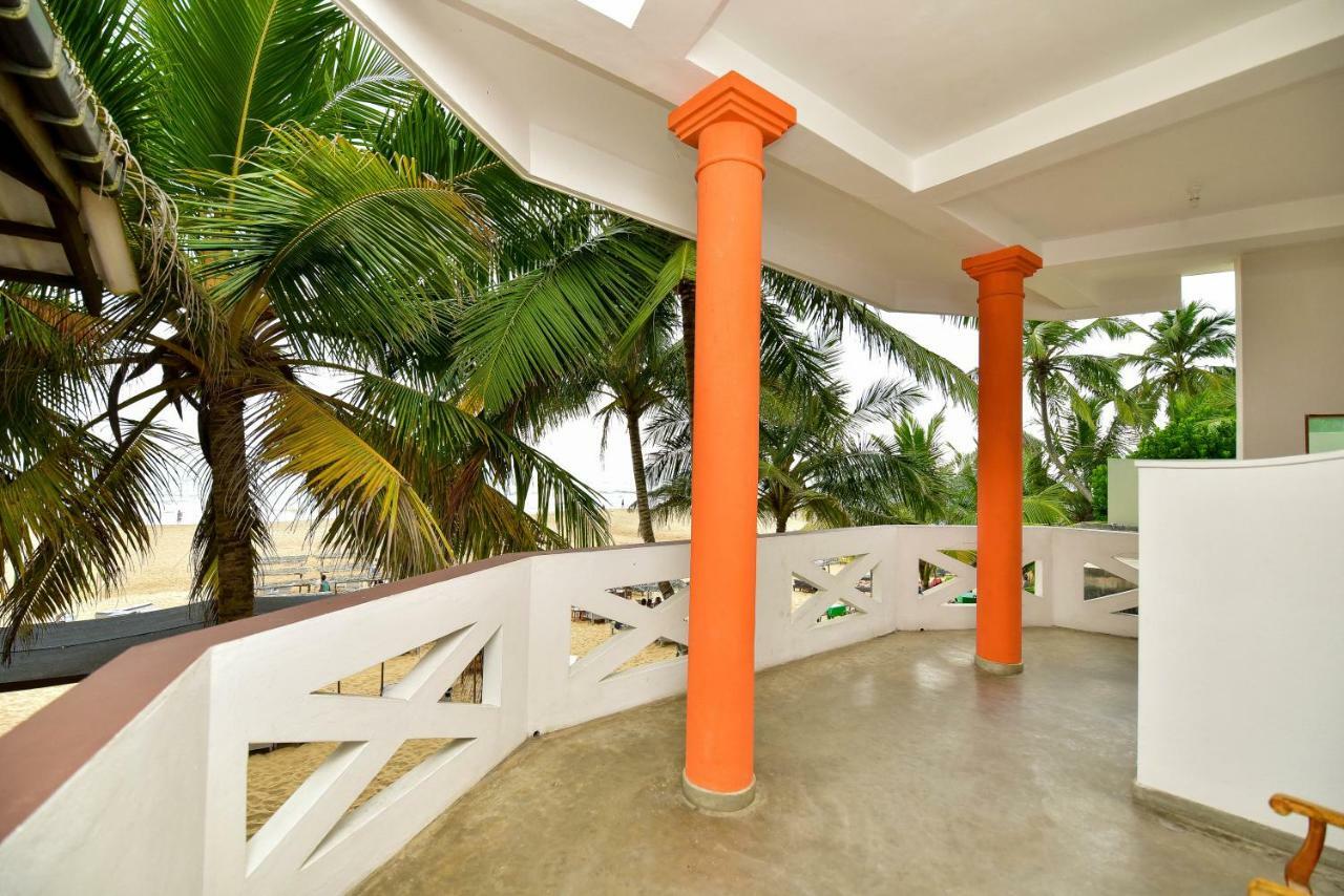 International Beach Hotel & Restaurant Хиккадува Экстерьер фото